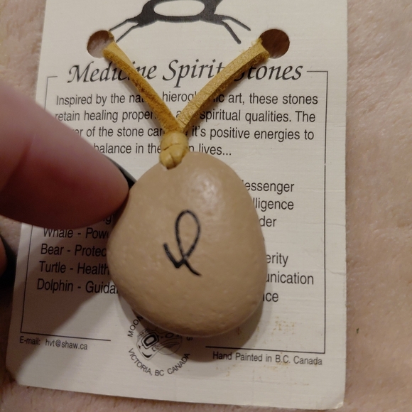 Medicine Spirit Stones Pendant with Black and Red Turtle Design - Picture 4 of 5